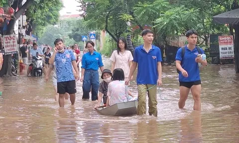 Nhiều đại học giảm học phí, cấp học bổng hỗ trợ sinh viên vùng bão lũ 0