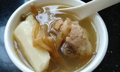 Ngày càng có nhiều người suy thận, bác sĩ nghẹn giọng nói có 4 loại nước là thủ phạm: "Uống ít 4 món này đi thôi"