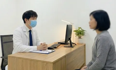 Tự chữa bệnh bằng mẹo dân gian, một phụ nữ bị suy thận nặng