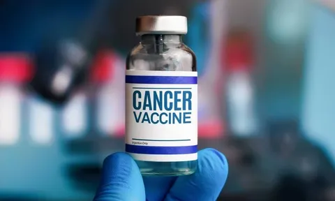 Mỹ phát triển vắc-xin ung thư mRNA dựa trên "dư âm" COVID-19