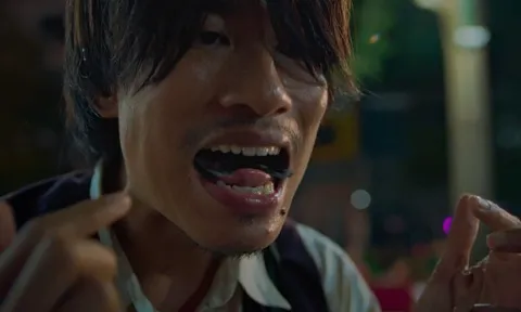 Bất ngờ: Kiều Minh Tuấn đi dây, phun lửa - Huỳnh Lập đưa tranh cổ động lên phim