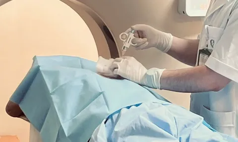 'Bỏ đói' khối u tụy 3 tuần, người đàn ông sụt 14 kg vẫn mắc ung thư 0