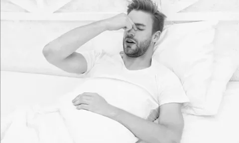 4 dấu hiệu khi ngủ của đàn ông có tuổi thọ ngắn