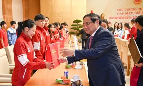 Thủ tướng gặp mặt, biểu dương học sinh đoạt giải các kỳ thi quốc tế 0