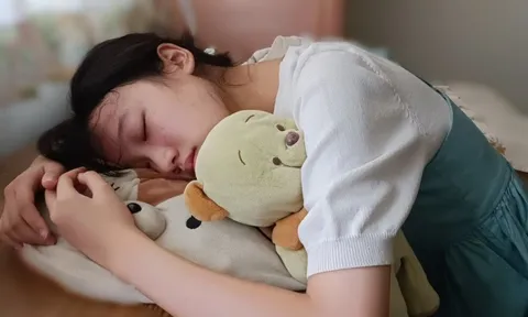 VĐV Ironman hàng đầu Việt Nam đột ngột qua đời: Bác sĩ cảnh báo mối liên hệ nguy hiểm giữa mất ngủ và đột tử