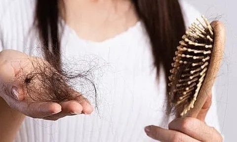 3 nên, 3 tránh giúp tóc bớt gãy rụng