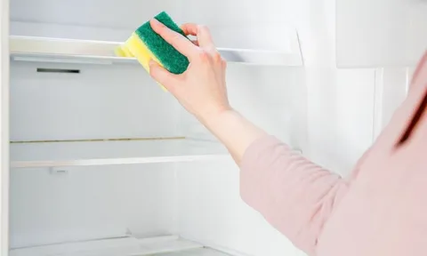 Tủ lạnh sạch sẽ, thơm tho chưa từng thấy khi được vệ sinh bằng thứ này - không phải giấm