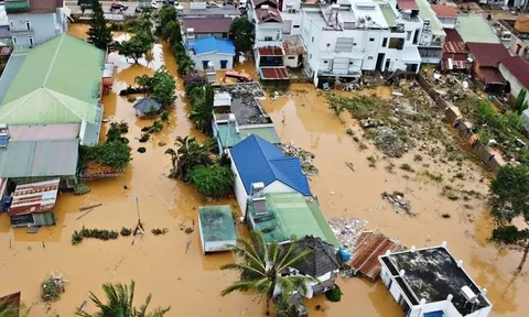 Mưa lũ gây thiệt hại nặng nề; Hơn 112 tỷ đồng ủng hộ đồng bào các tỉnh miền Trung, Tây Nguyên
