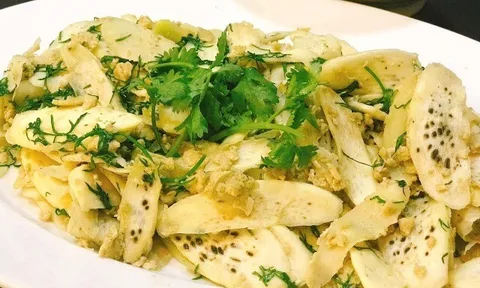 Loại củ được ví như "sâm trong nước" xưa mọc dại không ai lấy nay là đặc sản nổi tiếng của Ninh Bình, bán 50.000 đồng/bó