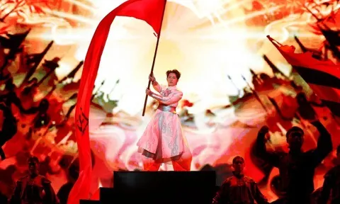 Đức Phúc mang sân khấu "Phù Đổng Thiên Vương" đến đêm nhạc Countdown 2026, cùng dàn sao đình đám tự hào Việt Nam