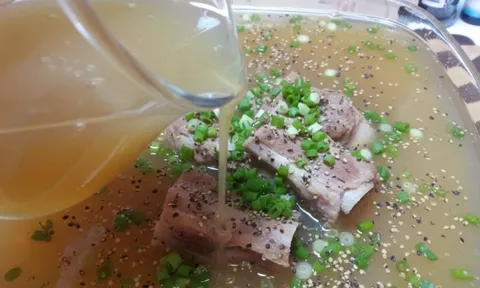 3 loại nước là "kẻ cắp canxi" nếu uống nhiều: Loại cuối cùng người Việt tưởng bổ xương