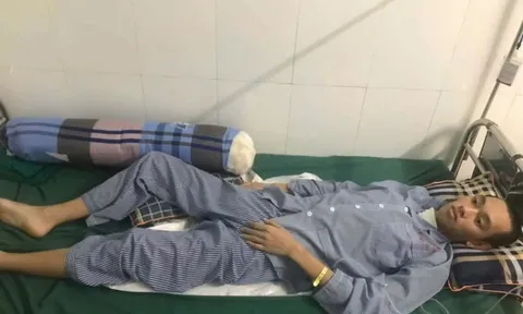 Nam sinh lớp 12 bị đột quỵ khi tắm, ngậm ngùi bỏ dở tương lai vừa mở: Bị liệt nửa người, gia đình liên tiếp gặp biến cố