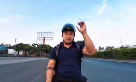TPHCM: Nam thanh niên chạy xe máy buông 2 tay rồi tự quay lên mạng xã hội