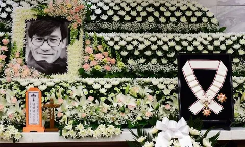 Các nghệ sĩ Hàn Quốc tưởng nhớ ngôi sao huyền thoại Ahn Sung-ki