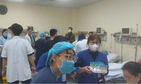 Bệnh viện E cấp cứu nhiều người bị bỏng trong vụ cháy ở Hà Nội 1