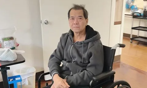 Nam ca sĩ sống cô đơn tại Mỹ phải nhập viện, chủ nhà không muốn cho ở