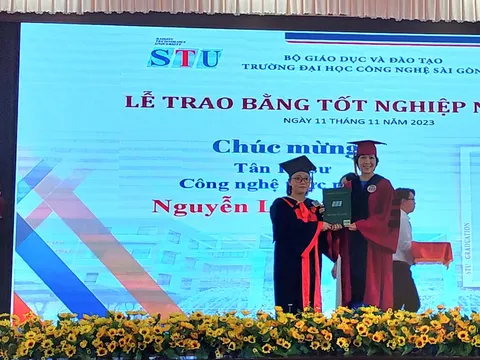 Trường Đại học Công nghệ Sài Gòn trao bằng tốt nghiệp cho hơn 700 sinh viên