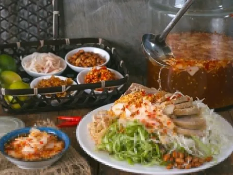Các loại rau làm gỏi ngon nhưng chứa đầy giun sán