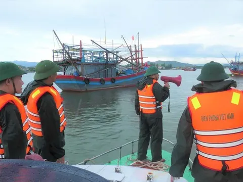 Thủ tướng yêu cầu khẩn cấp ứng phó với cơn bão số 5 đặc biệt nguy hiểm