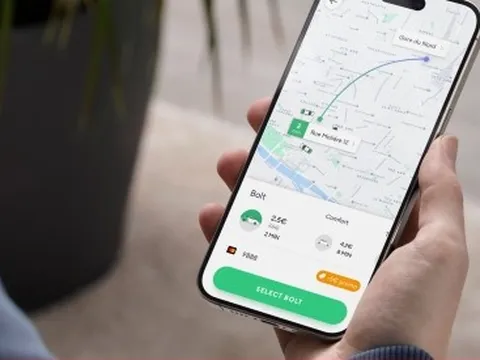 Phát hiện vợ ngoại tình nhờ ứng dụng đặt xe công nghệ