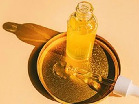 Serum vitamin C tự làm tại nhà: Bí quyết cho làn da sáng mịn, tiết kiệm chi phí