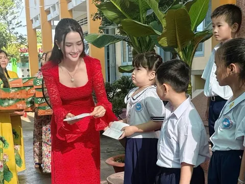 Hoa hậu Phan Thị Mơ hỗ trợ các em nhỏ khó khăn vì lý do đặc biệt