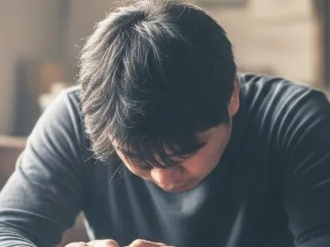 Xét nghiệm ADN cùng hai con, người cha ngã quỵ trước sự thật không ngờ
