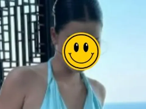 Á hậu Việt lộ vòng 2 lùm lùm trên sàn catwalk có động thái đàng ngờ hậu biến mất bất thường