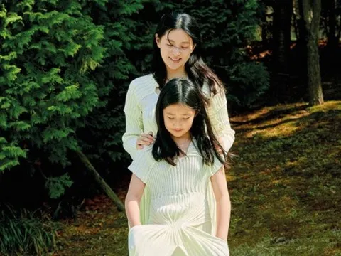 Lee Young-ae phản ứng ra sao khi con gái mê trở thành Idol?