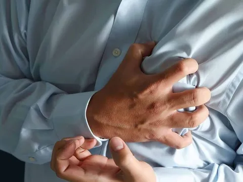 Nhập viện trong tình trạng nguy kịch mới biết mỡ máu cao vút: Cảnh báo đáng lo cho giới trẻ