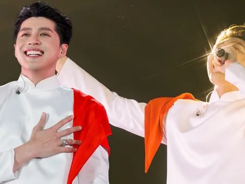 Showbiz Việt có một nam ca sĩ được gọi là "Thái tử", visual và sự nghiệp gần 20 năm thế nào mà fan có thể "sĩ" cả đời?