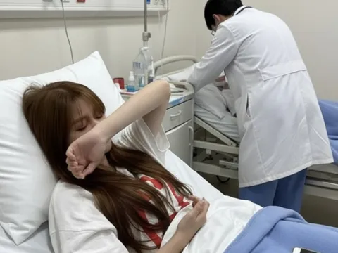 Cô gái 24 tuổi thủng dạ dày vì uống loại nước "khoái khẩu" của người trẻ thay cho bữa sáng