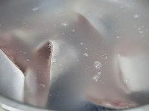 Đây chính là "kẻ thù" của mùi tanh: Khi nấu món cá phải dùng, thịt cá mềm hồng và ngọt vị hơn