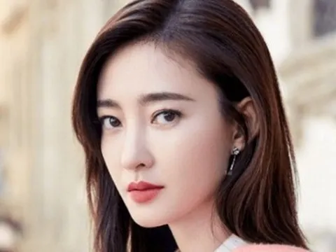 Nữ diễn viên nổi tiếng bị hàng chục người kéo đến phim trường đòi tiền