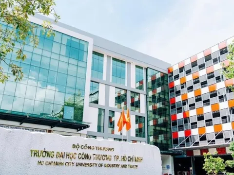 Sinh viên phản ứng giờ vào học từ 6h30, trường lên tiếng 0