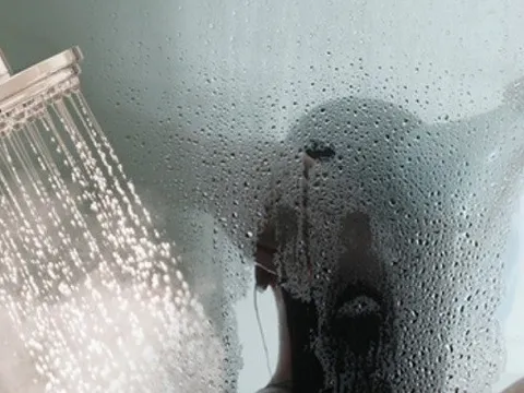 Ngàn vạn lần khuyên bạn ĐỪNG làm điều này khi tắm, đặc biệt nguy hiểm