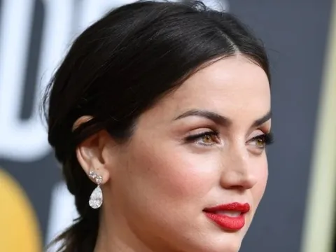 Mỹ nhân Cuba sau chia tay Tom Cruise