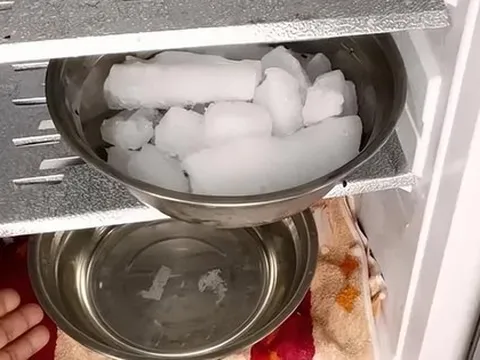 4 thứ để trong ngăn đá tủ lạnh "cực kỳ nguy hiểm"!