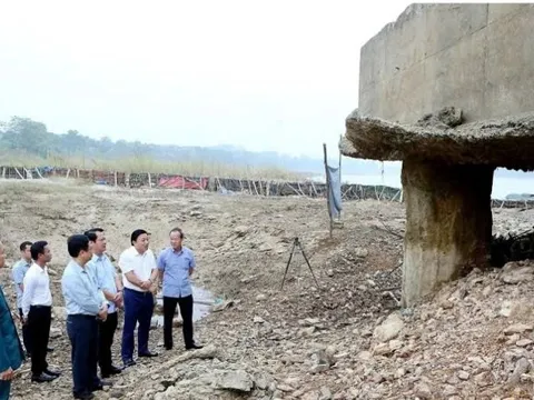 Thực hư thông tin cấm lưu thông qua cầu Sông Lô