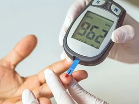 Đường huyết cao vút ở tuổi 17: Bác sĩ chỉ rõ "thủ phạm"