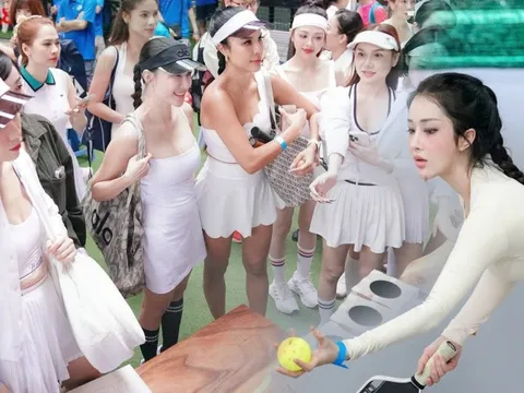 Choáng ngợp ngắm 70 “em xinh” bất ngờ đổ bộ sân Pickleball ở TP.HCM: Chuyện gì đây?