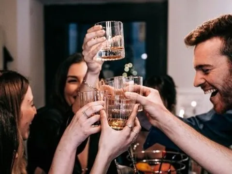 Con người có thực sự nói thật khi say rượu?