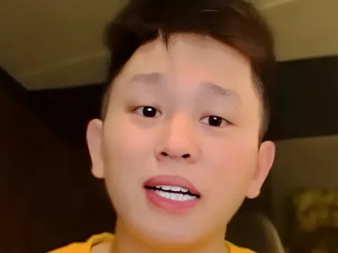 Thẩm định lại lý lịch nghệ sĩ