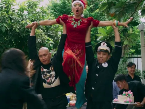 Phim Phá đám: Sinh nhật mẹ tôn vinh tình mẹ bằng câu chuyện điên rồ, độc lạ