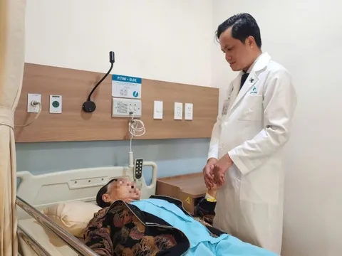 Chặn kịp bệnh hiểm cho người phụ nữ 65 tuổi