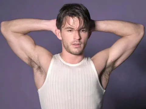 Người đàn ông quyến rũ nhất hành tinh