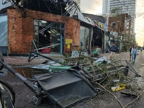 Bão số 13 Kalmaegi khiến 5 người chết, hơn 2.600 nhà bị sập, hư hỏng và tốc mái