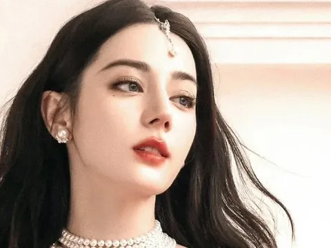 Vì sao hàng trăm nghệ sĩ né tránh Địch Lệ Nhiệt Ba?