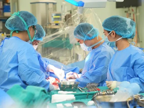 Vợ hiến gan cứu chồng ung thư 0