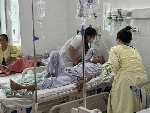 Cảnh báo suy hô hấp ở người lớn tuổi trong mùa mưa lạnh 0